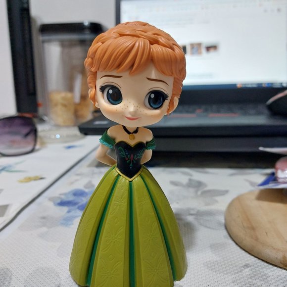 Disney Frozen Princess Anna in Green Ball Gown Collectible Figurine Toy Pretty - Picture 1 of 8